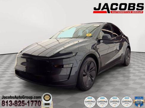 Used 2026 Tesla Model Y AWD image 1