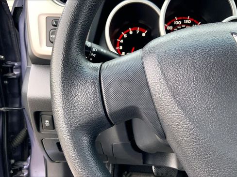 Used 2009 Pontiac Vibe w/ Preferred Package FWD image 22