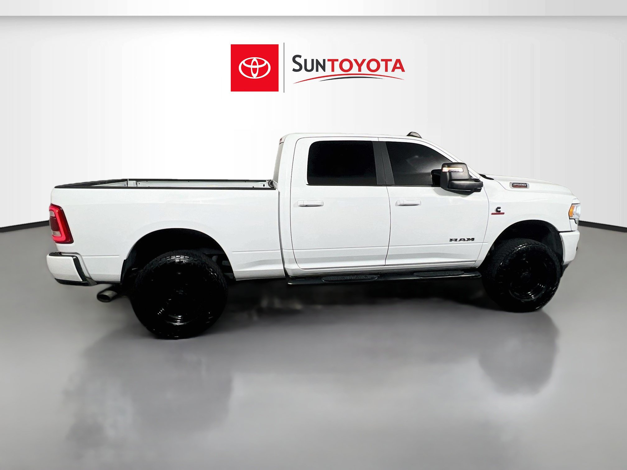Used 2024 RAM 2500 Big Horn w/ Sport Appearance Package AWD/4WD image 2