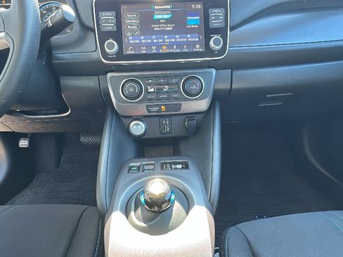 Certified 2022 Nissan Leaf S image 20