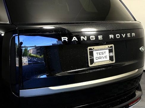 Used 2023 Land Rover Range Rover Long Wheelbase SE AWD/4WD image 16