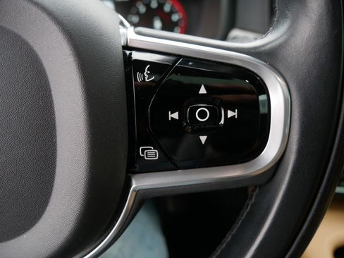 Used 2018 Volvo S90 T6 Momentum w/ Convenience Package image 24