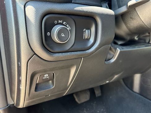 Used 2024 RAM 1500 Laramie RWD image 21