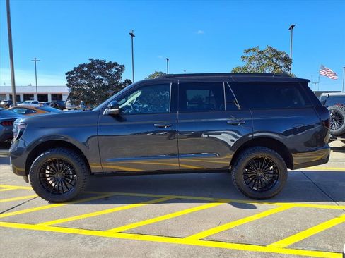 New 2025 Ford Expedition Active image 3