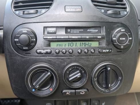 Used 2004 Volkswagen Beetle GLS FWD image 30