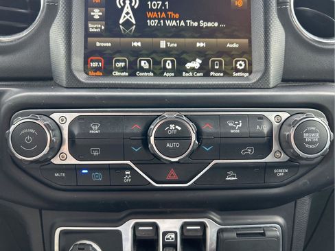 Certified 2021 Jeep Wrangler Unlimited Sahara 4xe image 31