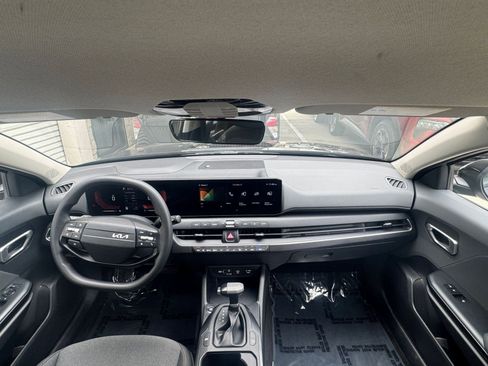 Used 2025 Kia K4 FWD image 33