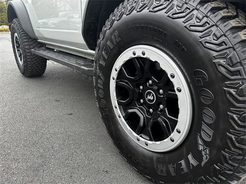 Certified 2024 Ford Bronco Big Bend w/ Sasquatch Package image 11