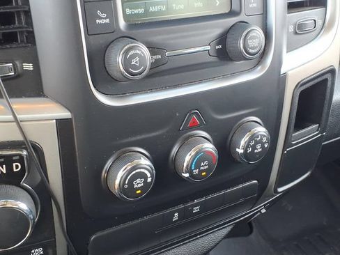 Used 2018 RAM 1500 Classic SLT AWD/4WD image 13