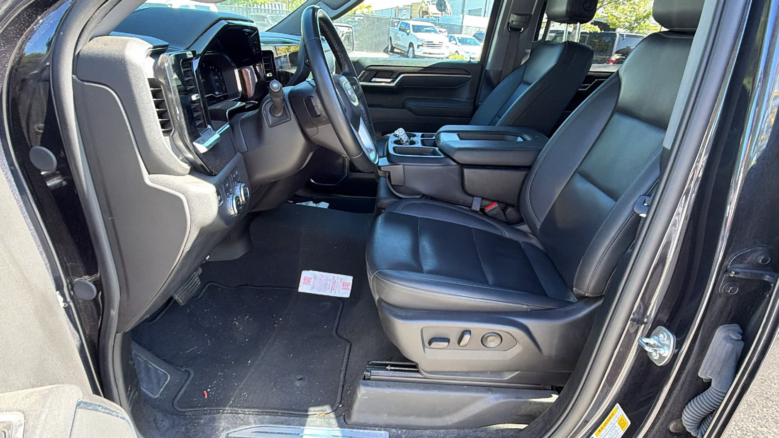 Used 2025 GMC Sierra 1500 SLT AWD/4WD image 16