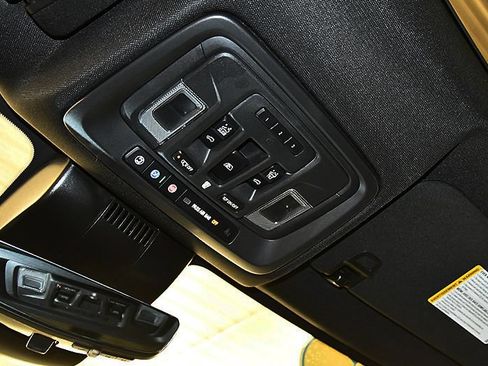 Used 2025 GMC Sierra 2500 AT4 w/ AT4 Premium Plus Package AWD/4WD image 31