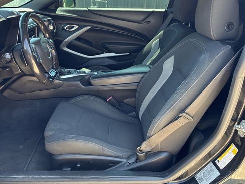 Used 2019 Chevrolet Camaro LT RWD image 7