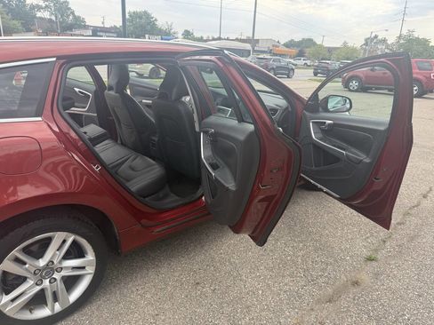 Used 2015 Volvo V60 T5 Premier image 37