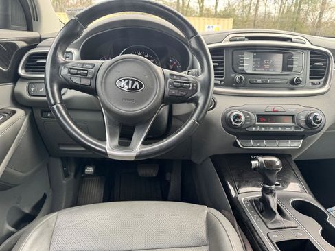 Used 2016 Kia Sorento EX w/ EX Premium Package image 17