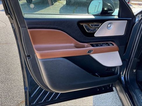 Used 2022 Lincoln Aviator Reserve w/ Equipment Group 201A RWD image 22