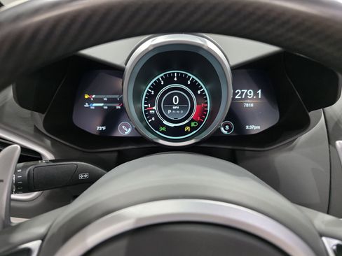 Used 2023 Aston Martin V8 Vantage Roadster image 6