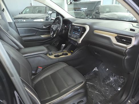 Used 2019 GMC Acadia Denali w/ Technology Package AWD/4WD image 30