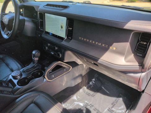 Certified 2025 Ford Bronco Badlands AWD/4WD image 37