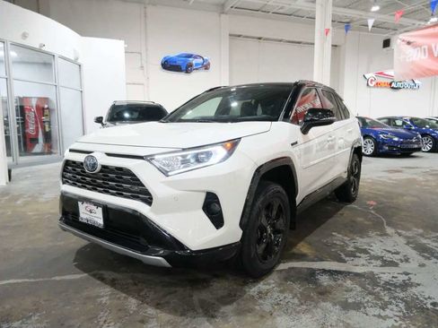 Used 2020 Toyota RAV4 XSE image 4