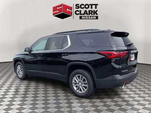 Used 2023 Chevrolet Traverse LT FWD image 4