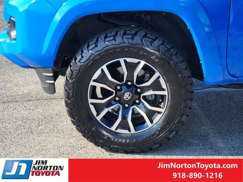 Used 2021 Toyota Tacoma TRD Sport w/ Technology Package RWD image 13