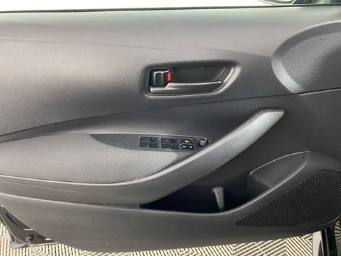 Used 2022 Toyota Corolla LE image 12