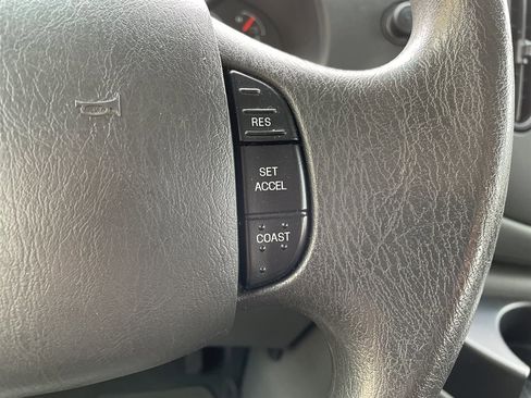 Used 2013 Ford E-350 and Econoline 350 XLT image 32