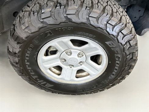 Used 2013 Jeep Wrangler Sport AWD/4WD image 11
