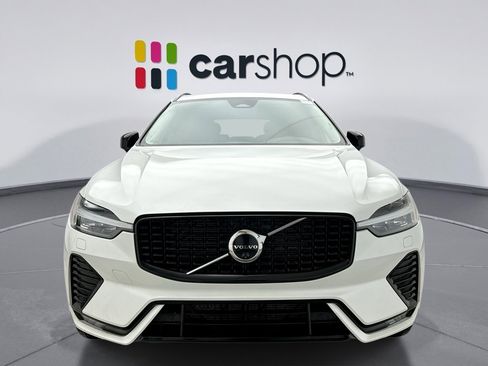 Used 2025 Volvo XC60 B5 Plus image 8