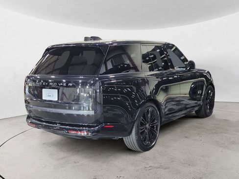 New 2025 Land Rover Range Rover SE image 5