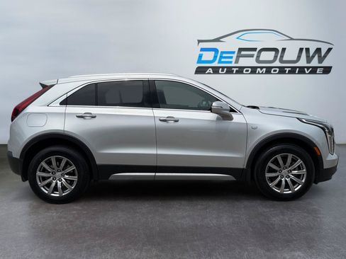 Used 2022 Cadillac XT4 Premium Luxury w/ Enhanced Visibility Package AWD/4WD image 2