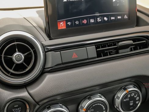 Used 2019 MAZDA MX-5 Miata RF Grand Touring image 40