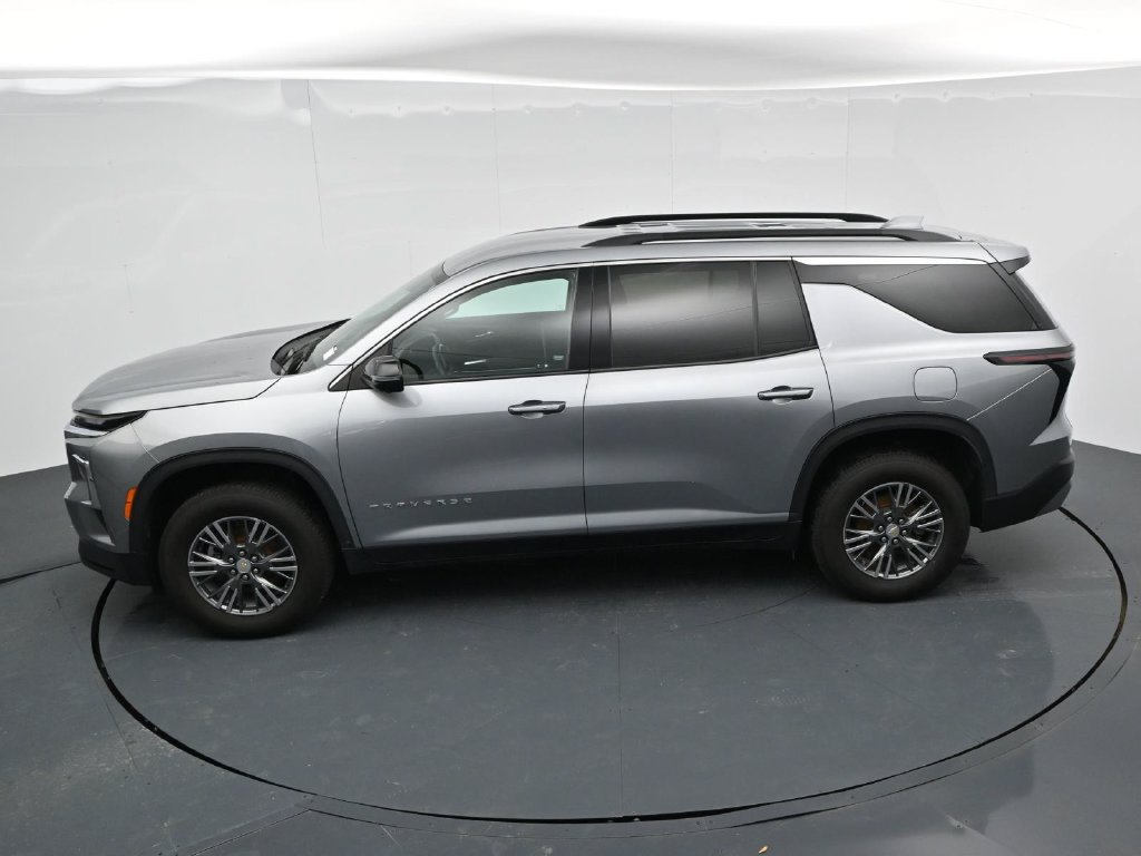 Used 2024 Chevrolet Traverse LT FWD image 21