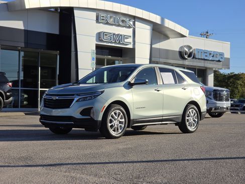 Used 2022 Chevrolet Equinox LT image 3