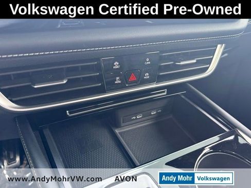 Used 2024 Volkswagen Atlas Cross Sport SEL R-Line AWD/4WD image 31