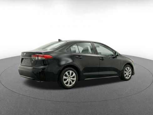 Used 2025 Toyota Corolla LE FWD image 9