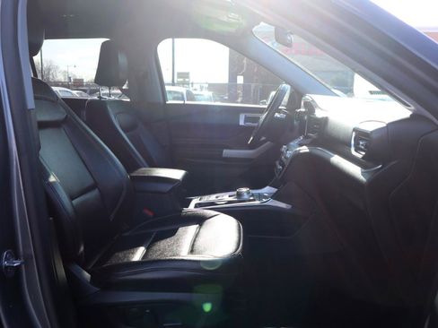 Used 2021 Ford Explorer XLT w/ Equipment Group 202A RWD image 9