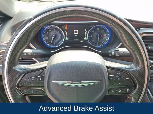 Used 2020 Chrysler Pacifica Limited FWD image 4