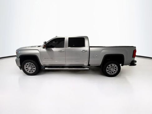 Used 2017 GMC Sierra 2500 Denali w/ Duramax Plus Package image 4