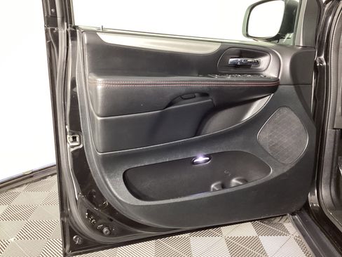 Used 2019 Dodge Grand Caravan GT image 26