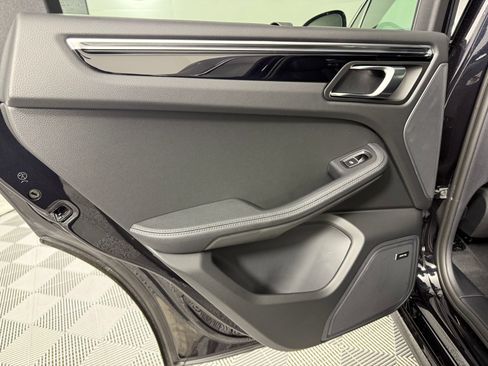 Certified 2026 Porsche Macan AWD/4WD image 27