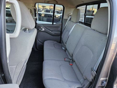 Used 2019 Nissan Frontier SV image 21