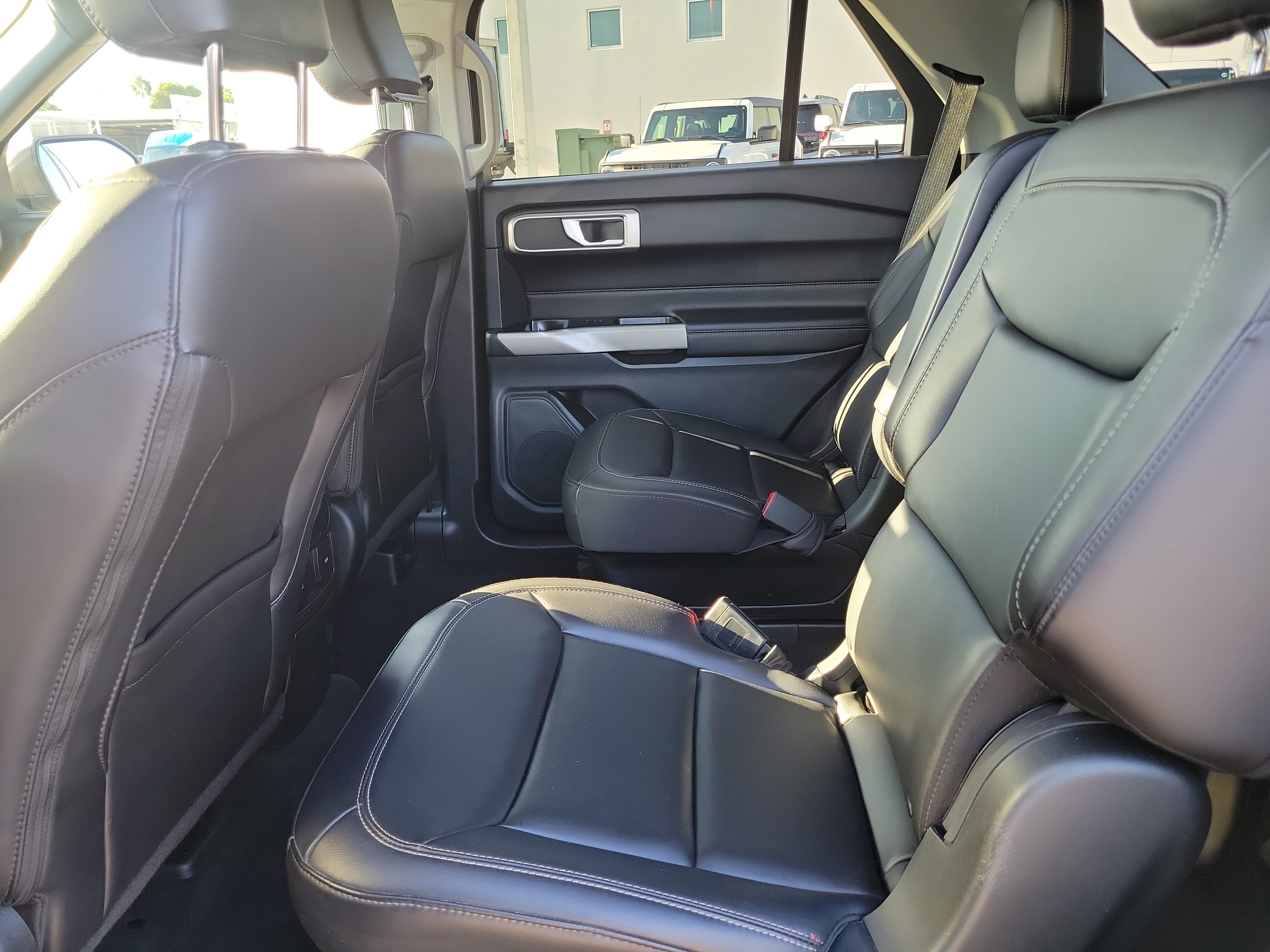 Used 2023 Ford Explorer XLT w/ Equipment Group 202A RWD image 14