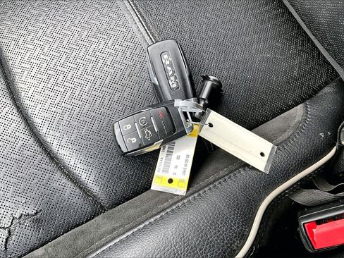 Used 2022 RAM 2500 Laramie image 31