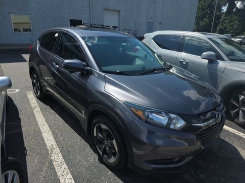 Used 2018 Honda HR-V EX image 3