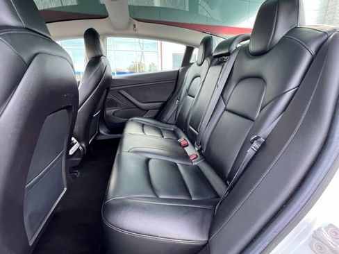 Used 2019 Tesla Model 3 Standard Range Plus image 17