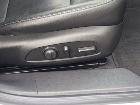 Used 2016 Chevrolet Malibu Premier w/ Driver Confidence Package II image 34