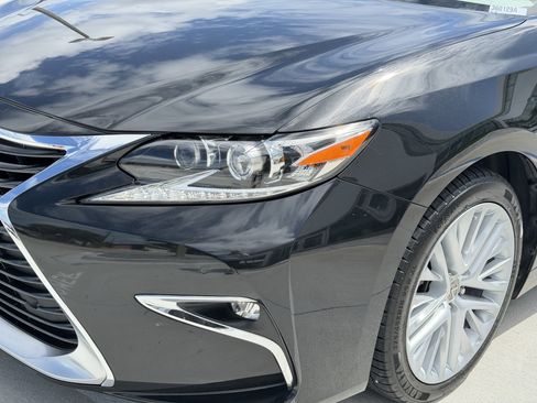 Used 2016 Lexus ES 350 w/ Luxury Package w/Wood Trim image 8