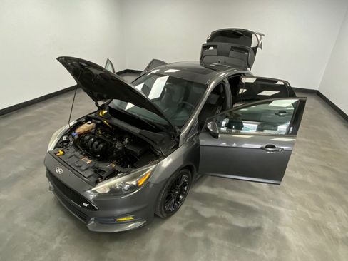 Used 2017 Ford Focus ST w/ Equipment Group 401A image 48