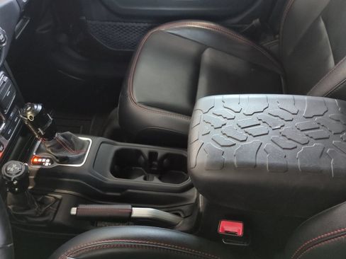 Used 2021 Jeep Wrangler Unlimited Rubicon AWD/4WD image 31